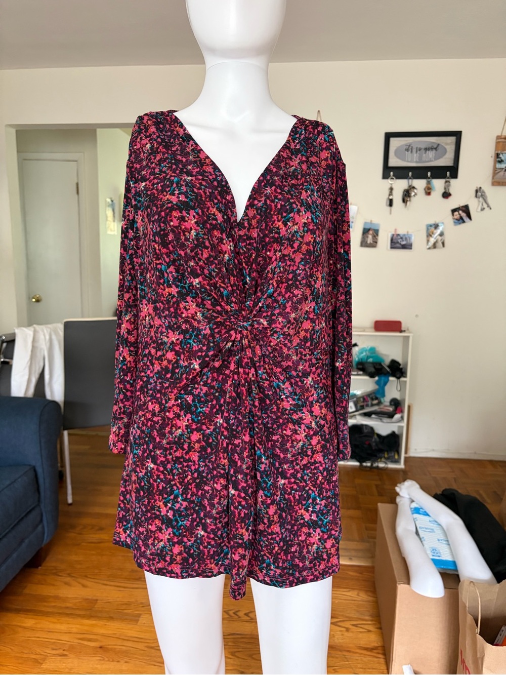 Daisy Fuentes Women's 1X Pink Abstract Long Sleeve V-Neck Twist Romper